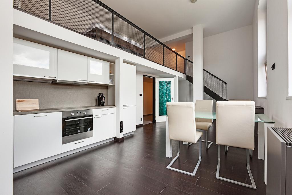 Kings Apartments *